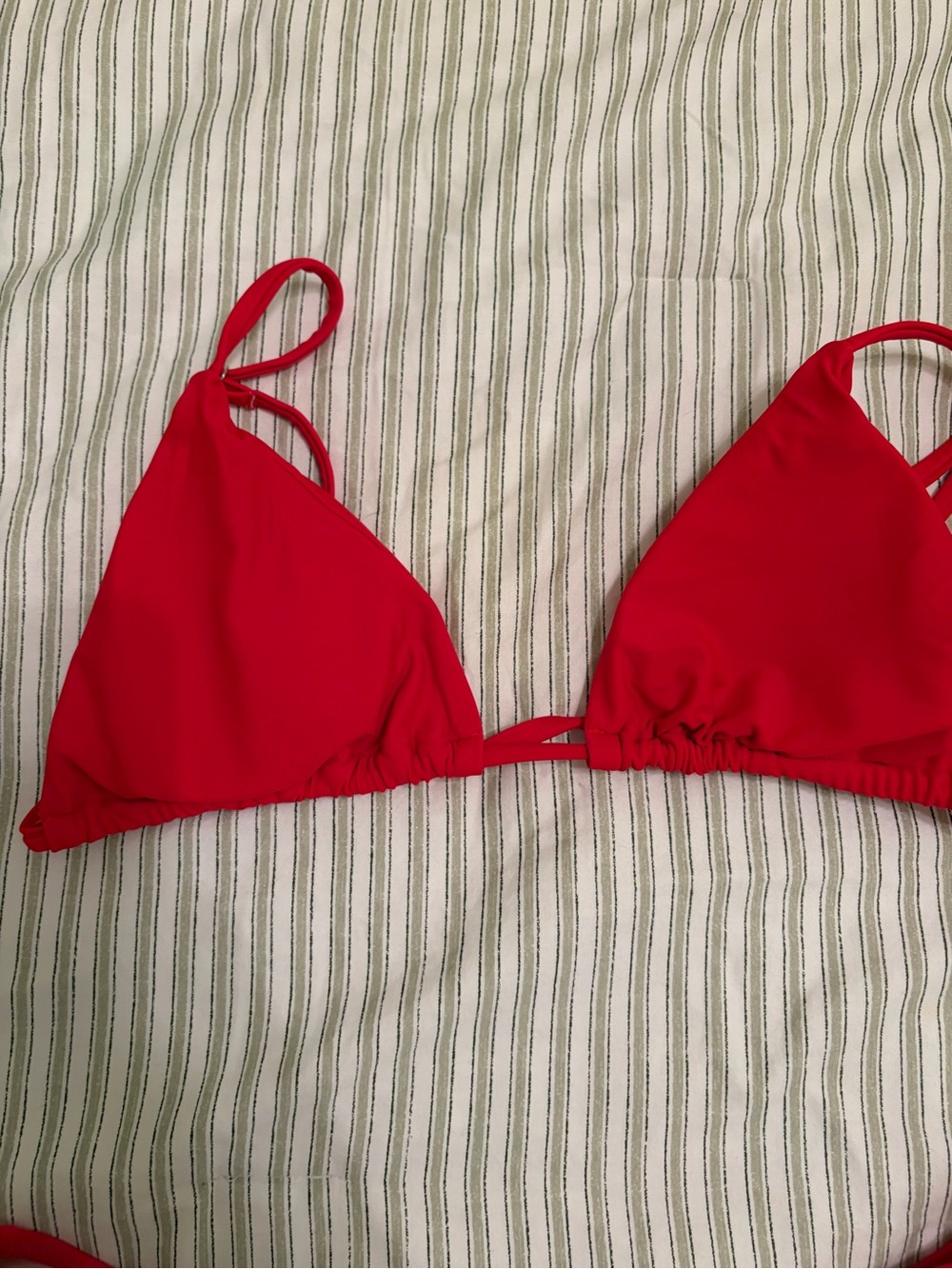 Red bikini set - Picture 2 of 3